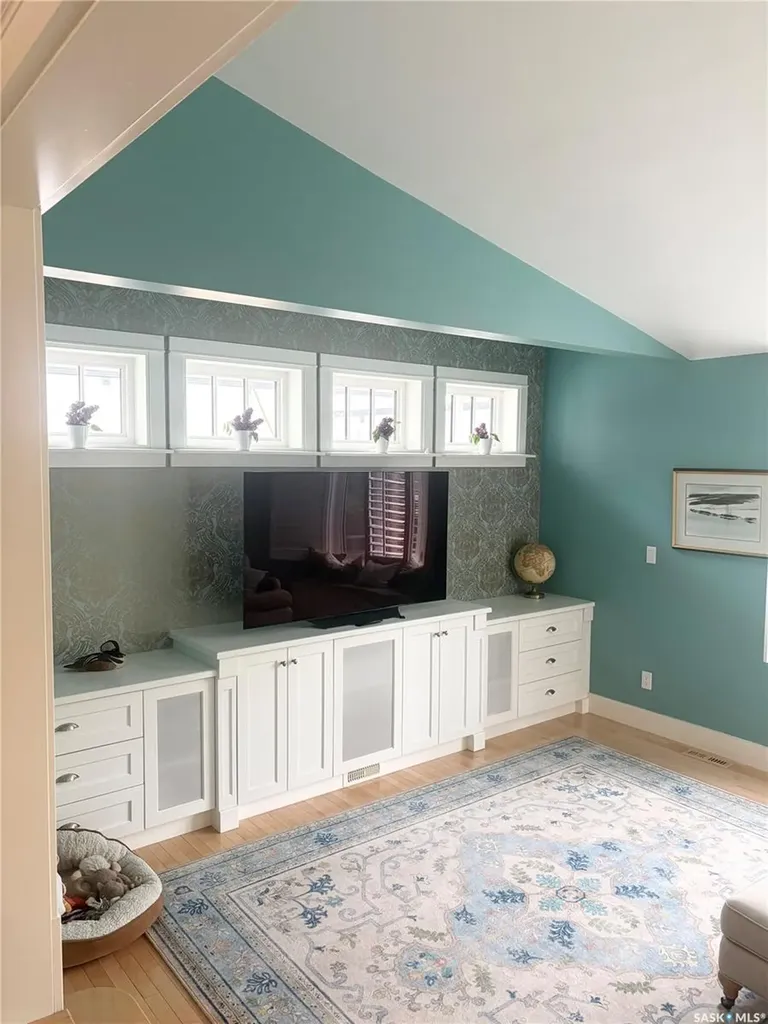 2718 Regina Avenue Regina SK S4S 0G5