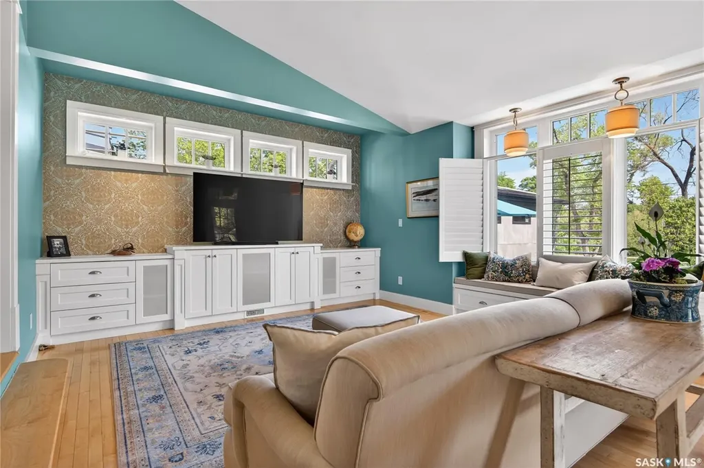 2718 Regina Avenue Regina SK S4S 0G5