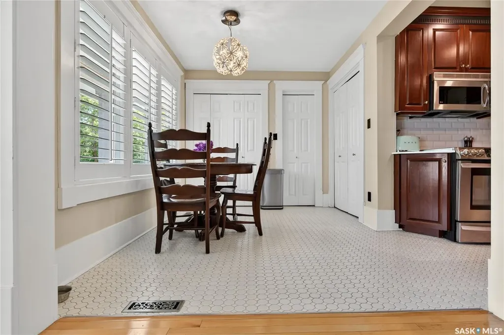 2718 Regina Avenue Regina SK S4S 0G5