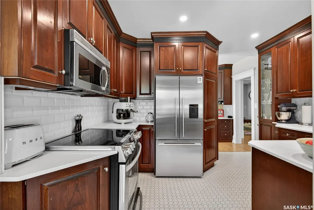 2718 Regina Avenue Regina SK S4S 0G5