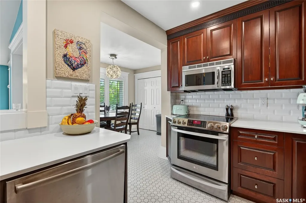 2718 Regina Avenue Regina SK S4S 0G5