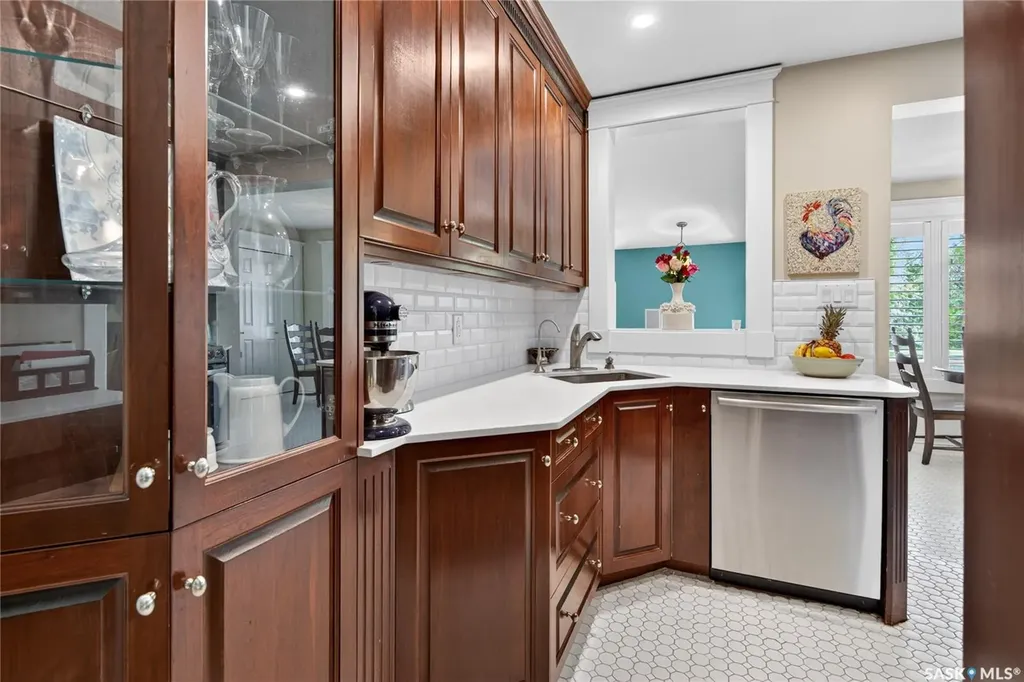 2718 Regina Avenue Regina SK S4S 0G5