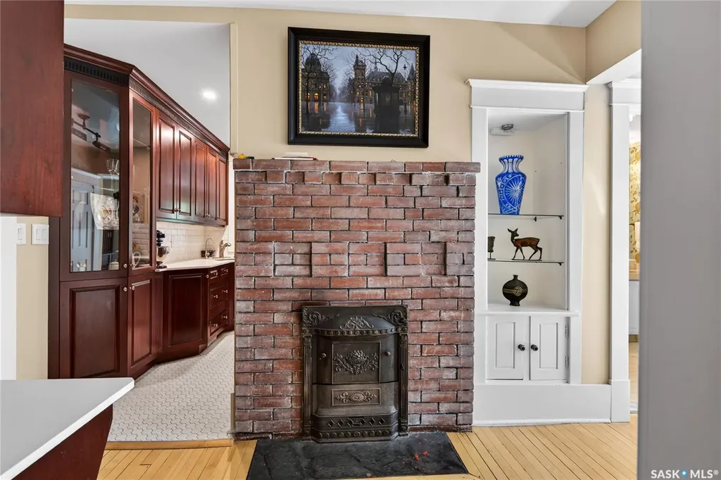 2718 Regina Avenue Regina SK S4S 0G5