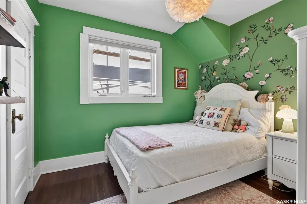 2718 Regina Avenue Regina SK S4S 0G5