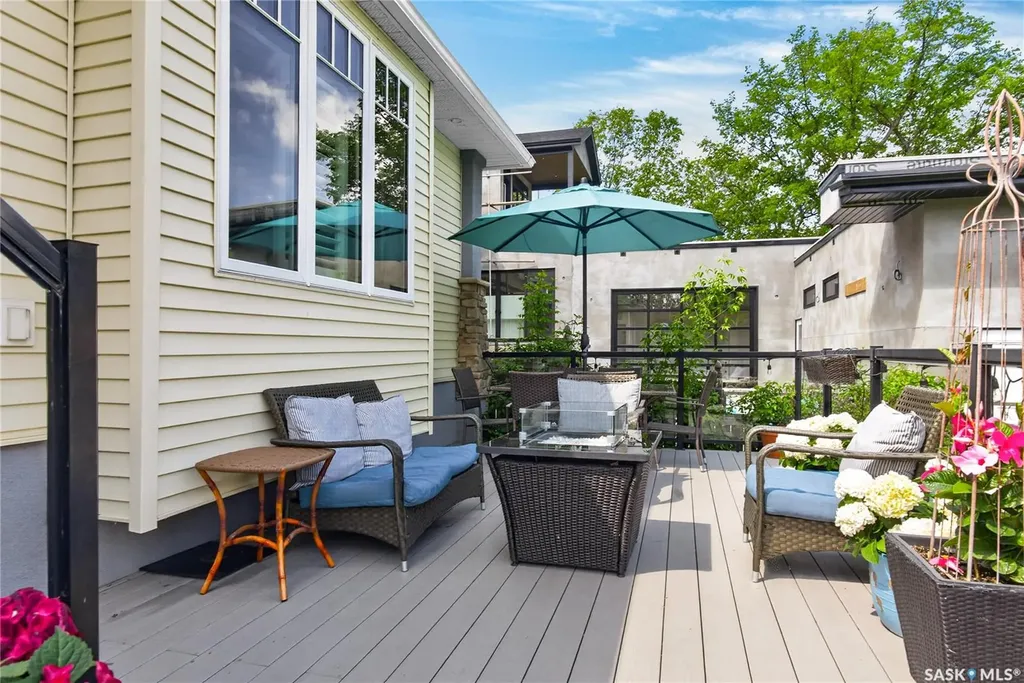2718 Regina Avenue Regina SK S4S 0G5