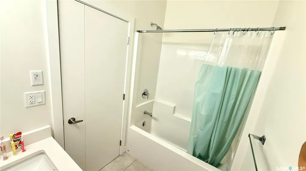 215 Thakur Street Saskatoon SK S7W 1C4