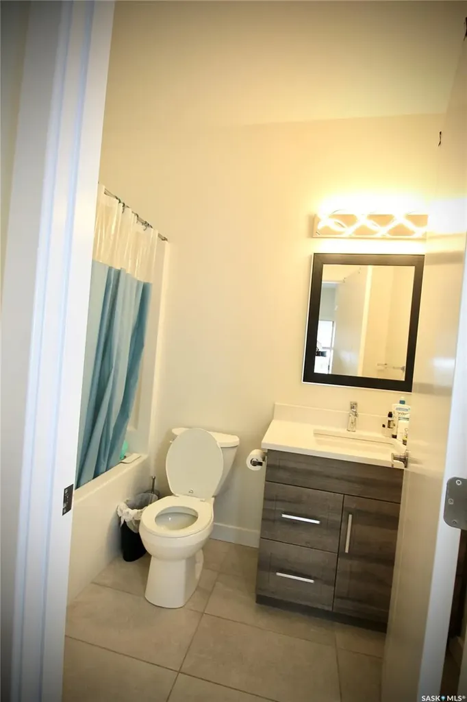 215 Thakur Street Saskatoon SK S7W 1C4