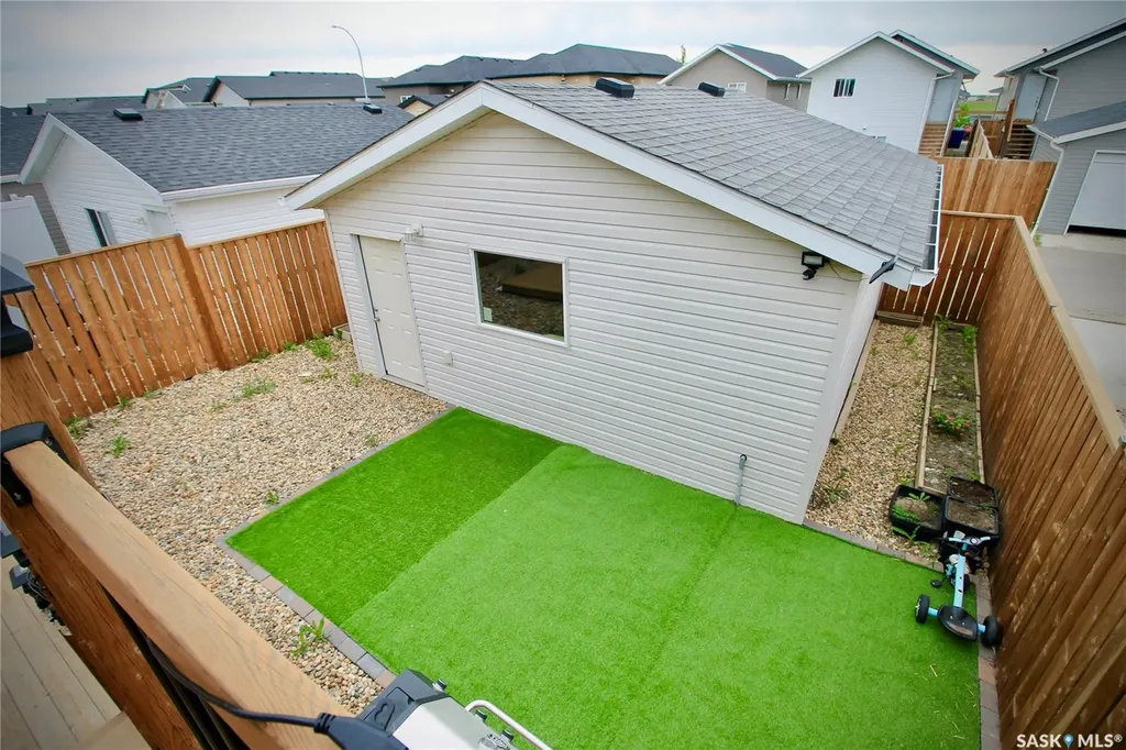 215 Thakur Street Saskatoon SK S7W 1C4