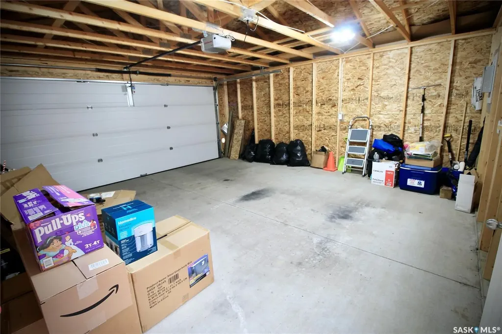 215 Thakur Street Saskatoon SK S7W 1C4