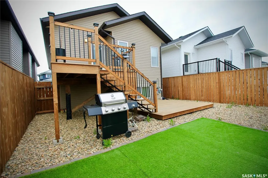 215 Thakur Street Saskatoon SK S7W 1C4
