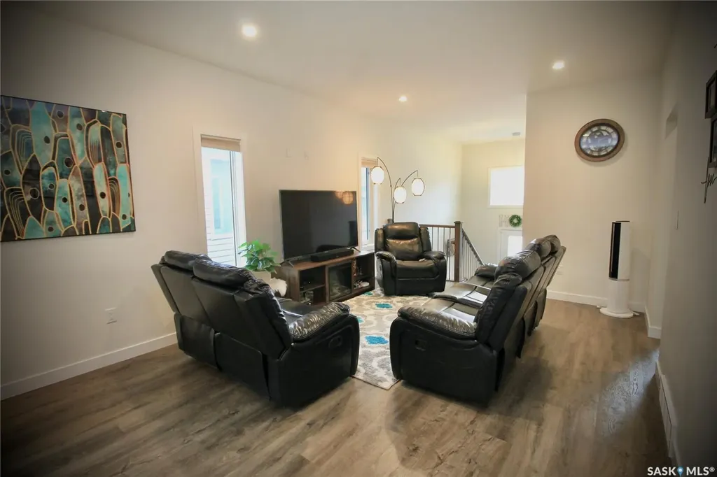 215 Thakur Street Saskatoon SK S7W 1C4
