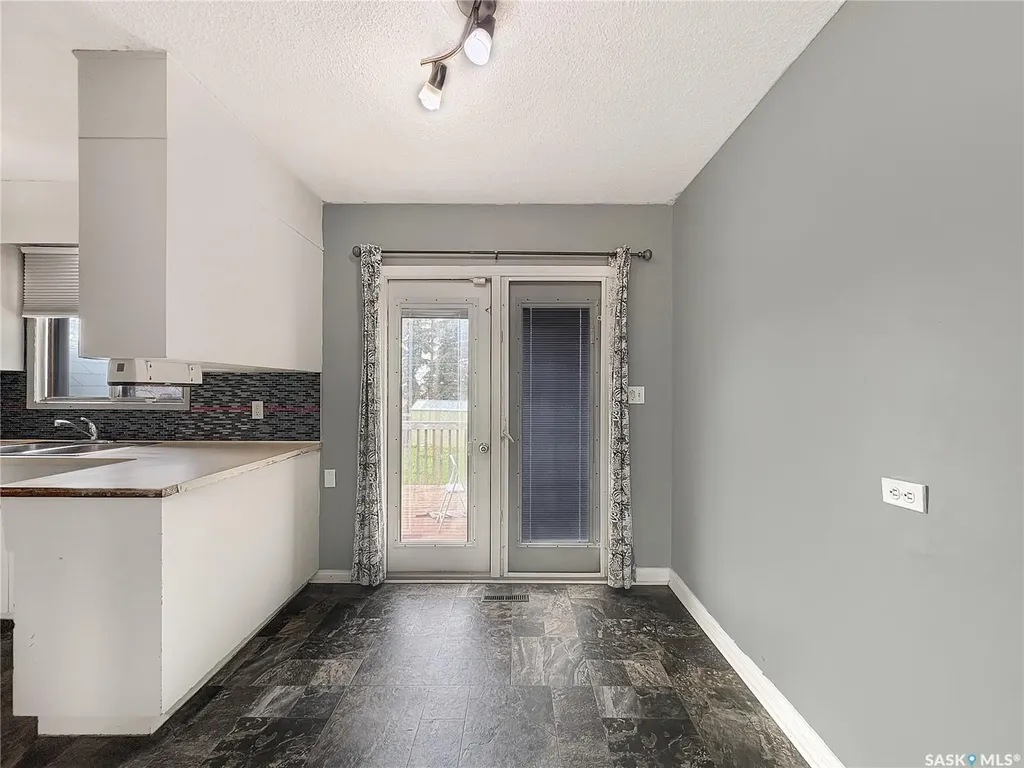 571 101st Street North Battleford SK S9A 0Y5