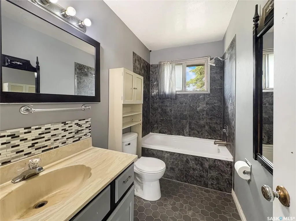 571 101st Street North Battleford SK S9A 0Y5