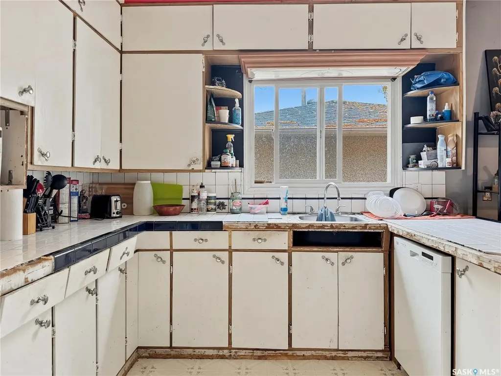 1041 3rd Street E Prince Albert SK S6V 0J4