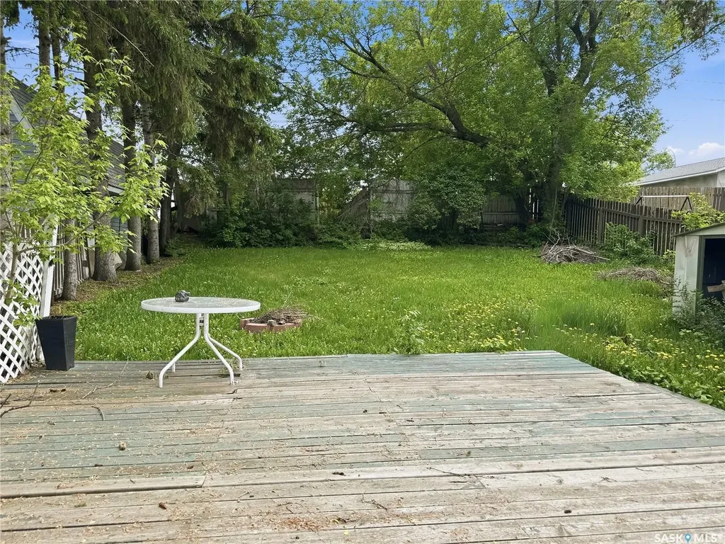 1041 3rd Street E Prince Albert SK S6V 0J4