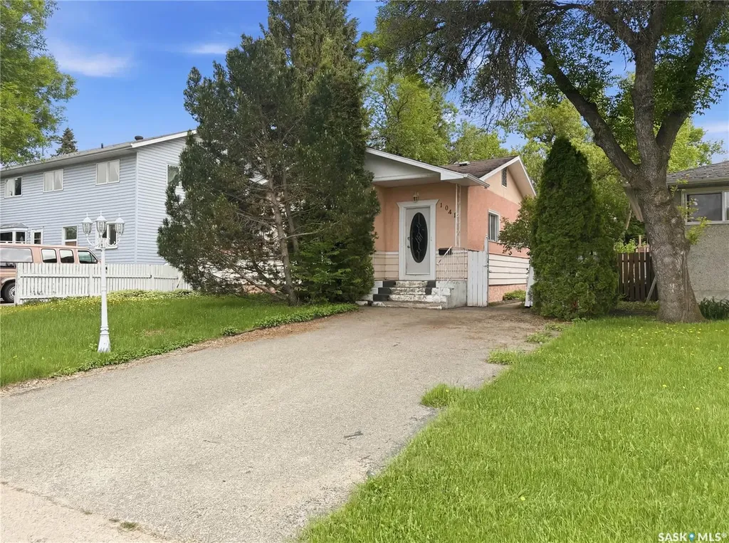 1041 3rd Street E Prince Albert SK S6V 0J4