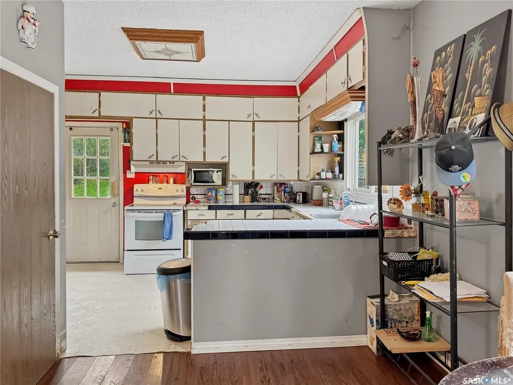 1041 3rd Street E Prince Albert SK S6V 0J4