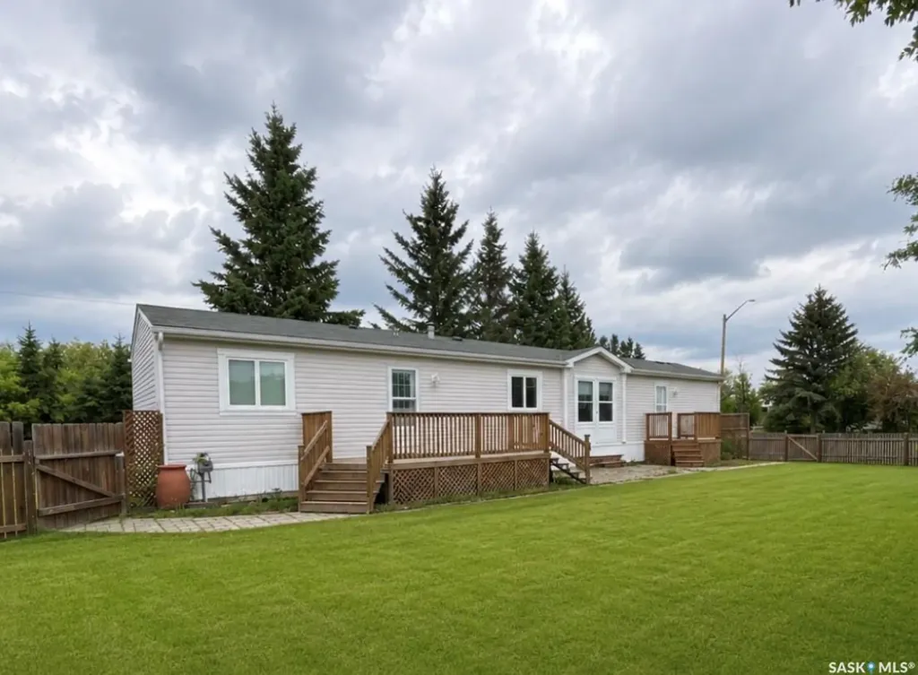 309 2nd Avenue NW Goodsoil SK S0M 1A0