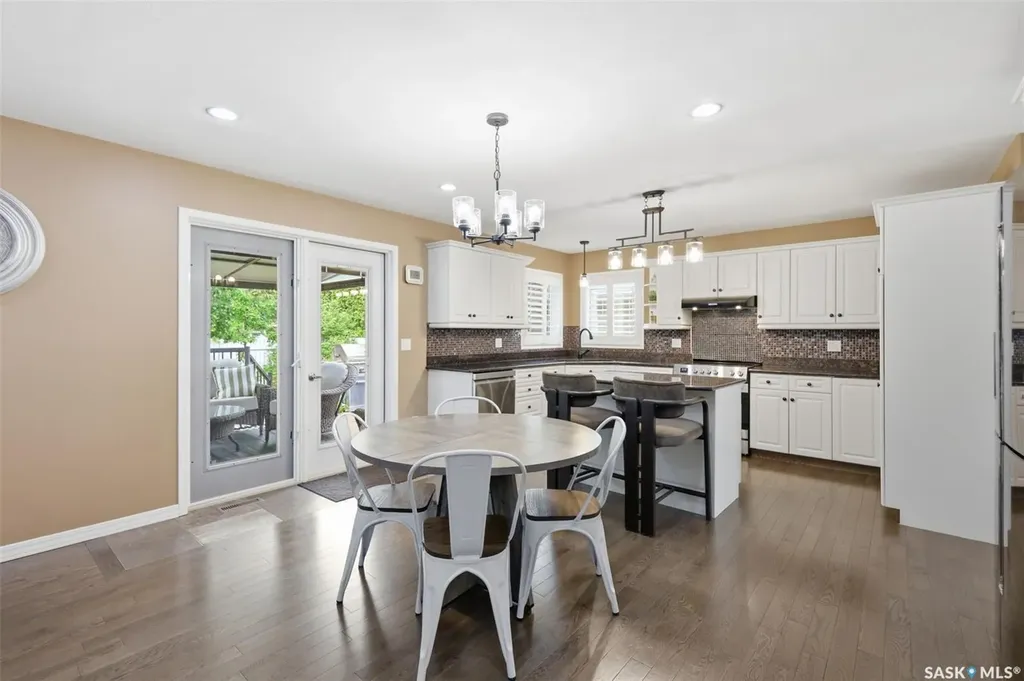 106 Mendel Crescent Saskatoon SK S7J 5J7