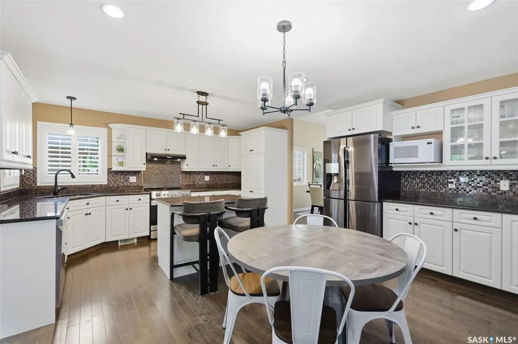 106 Mendel Crescent Saskatoon SK S7J 5J7
