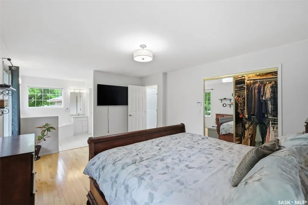 106 Mendel Crescent Saskatoon SK S7J 5J7