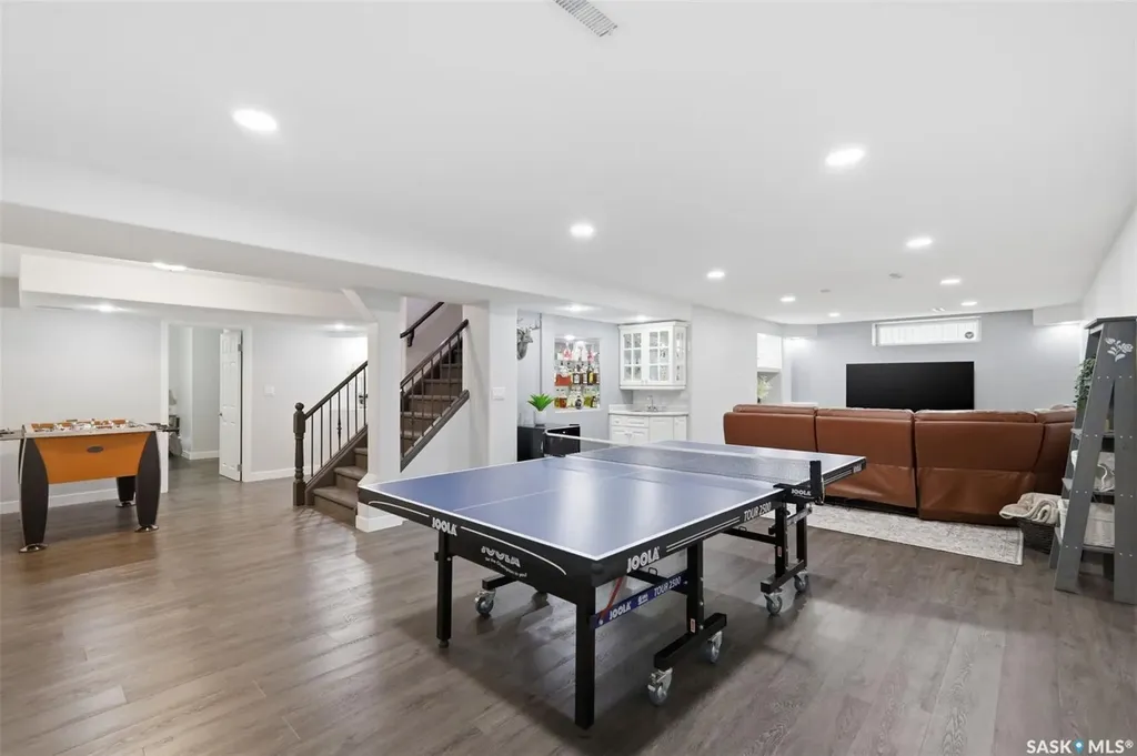 106 Mendel Crescent Saskatoon SK S7J 5J7