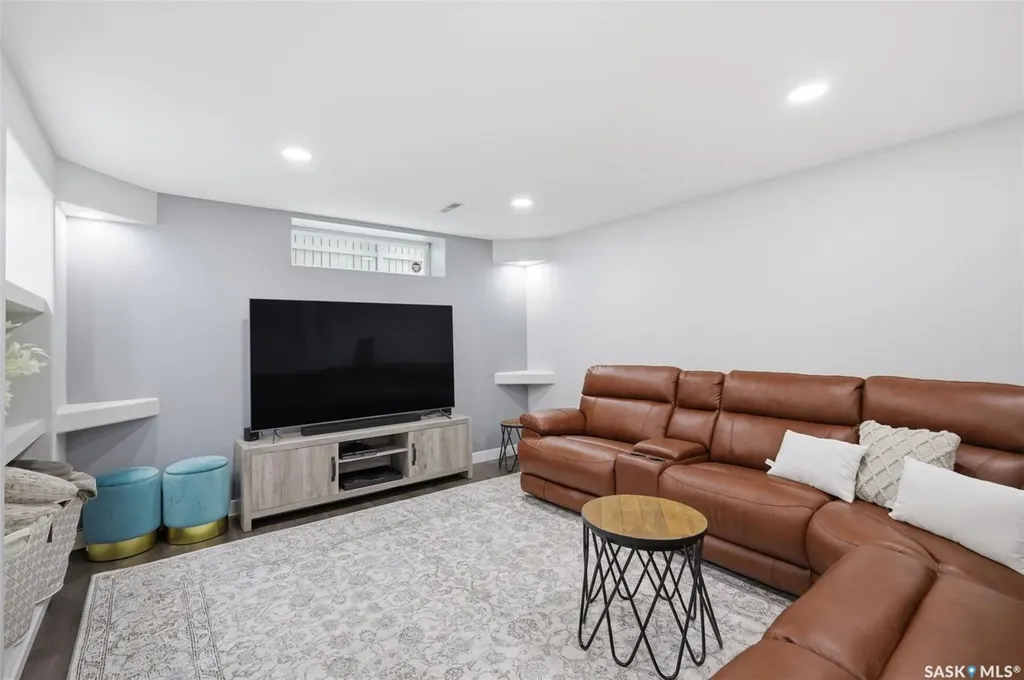 106 Mendel Crescent Saskatoon SK S7J 5J7