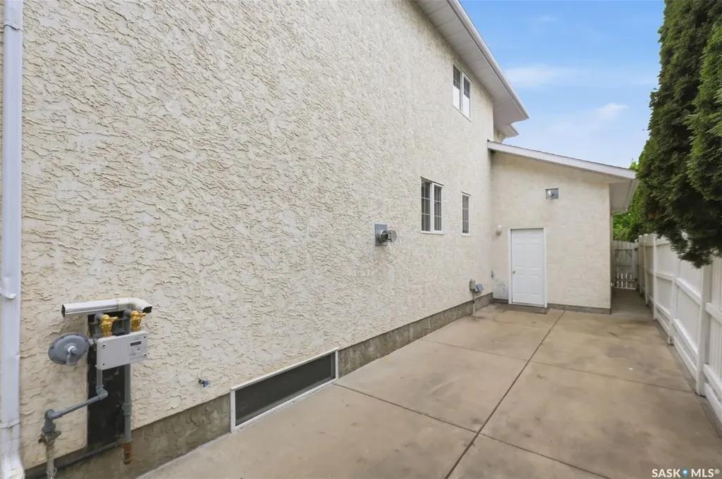 106 Mendel Crescent Saskatoon SK S7J 5J7