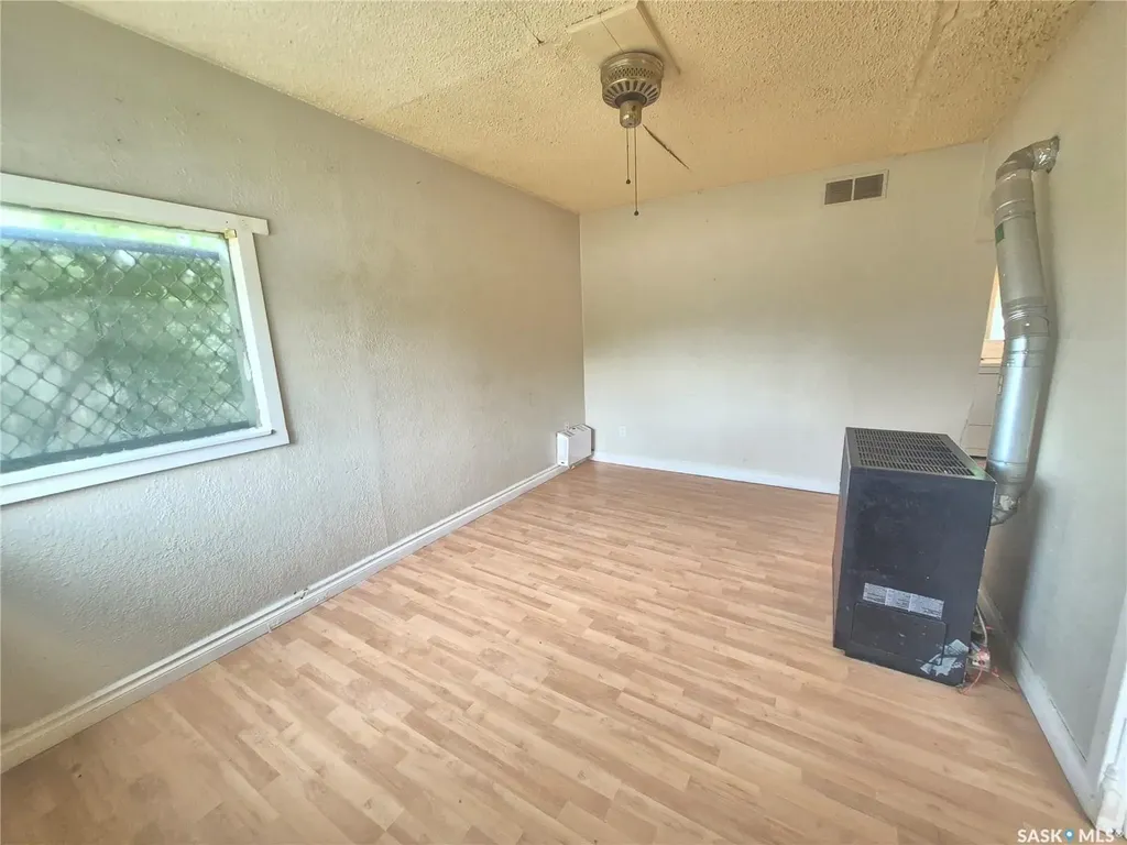 930 1st Avenue NW Weyburn SK S4H 1P6