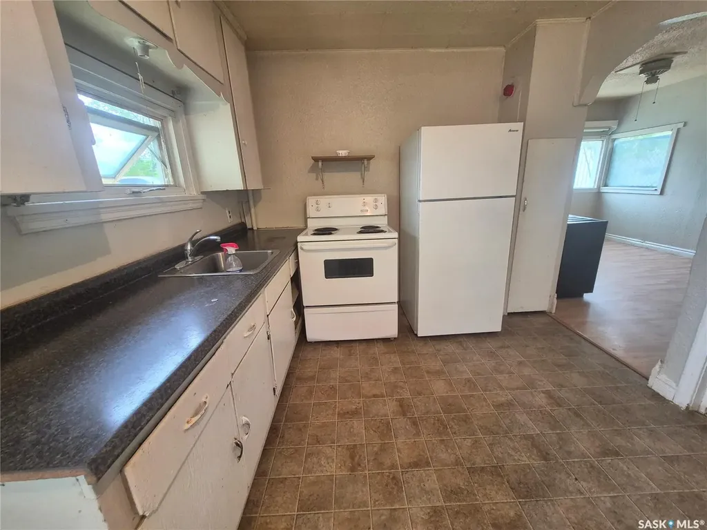 930 1st Avenue NW Weyburn SK S4H 1P6