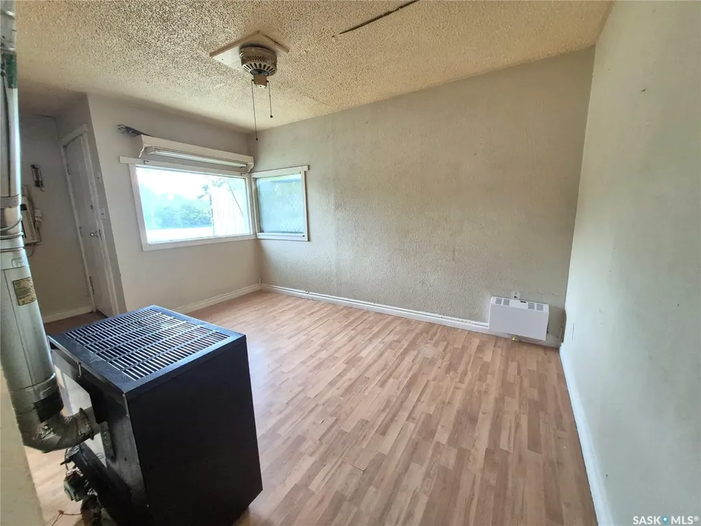 930 1st Avenue NW Weyburn SK S4H 1P6