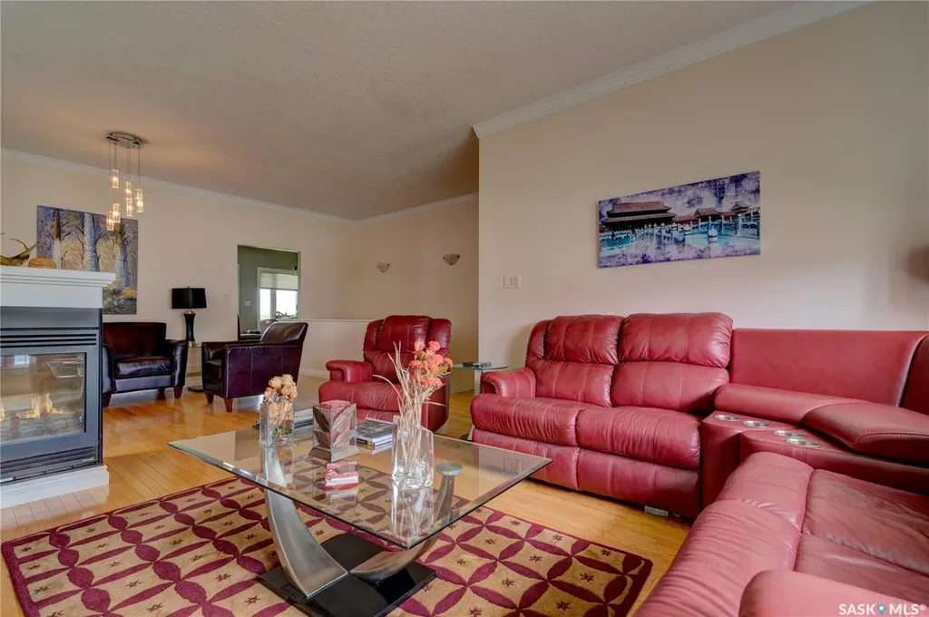 3511 Bishop Crescent E Regina SK S4Z 1A6