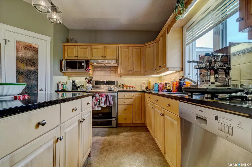 3511 Bishop Crescent E Regina SK S4Z 1A6