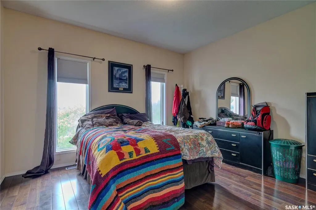 3511 Bishop Crescent E Regina SK S4Z 1A6