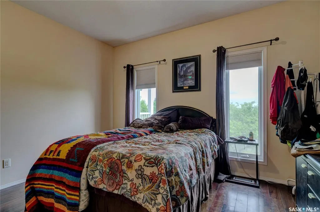 3511 Bishop Crescent E Regina SK S4Z 1A6