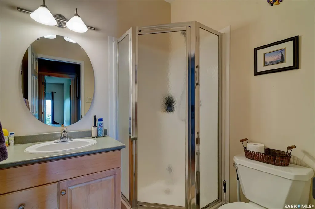3511 Bishop Crescent E Regina SK S4Z 1A6