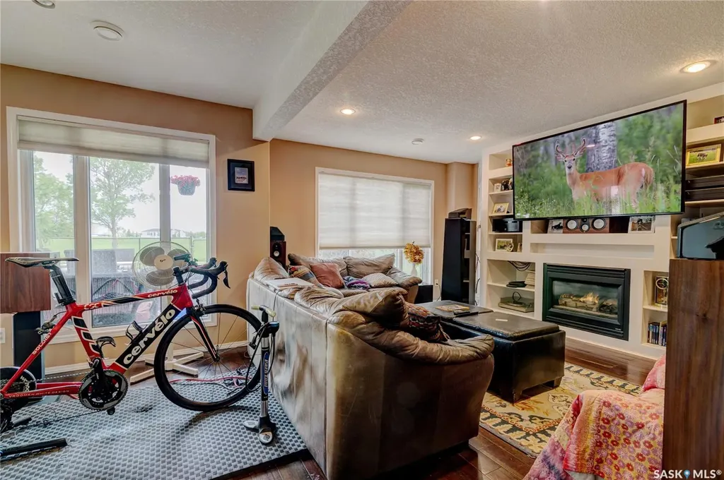 3511 Bishop Crescent E Regina SK S4Z 1A6