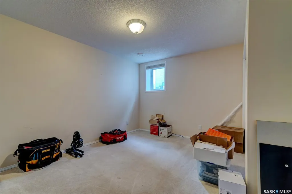3511 Bishop Crescent E Regina SK S4Z 1A6