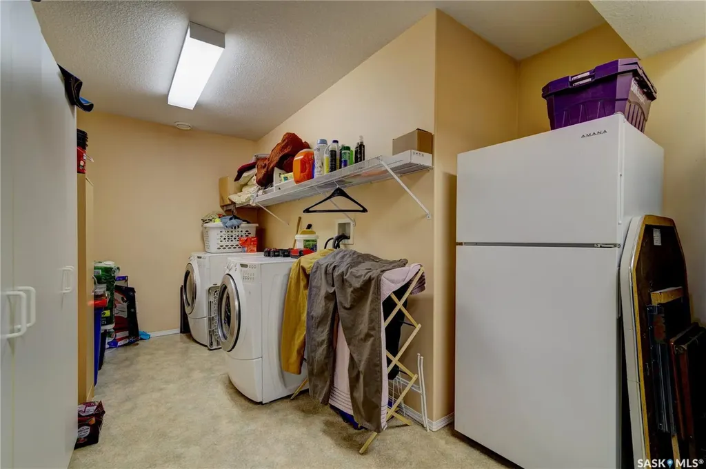 3511 Bishop Crescent E Regina SK S4Z 1A6