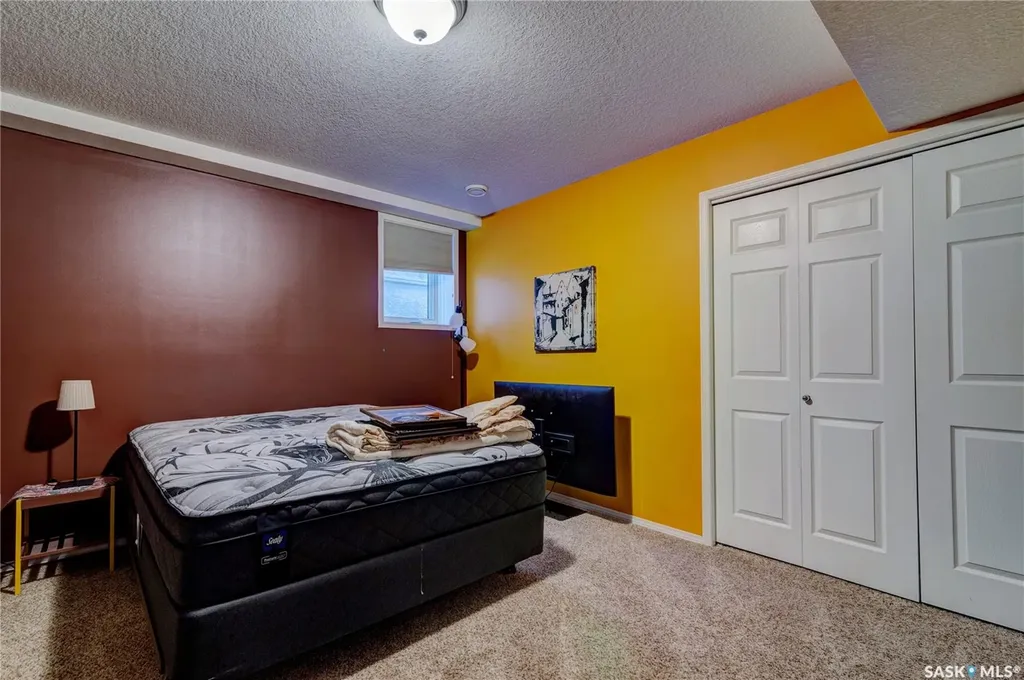3511 Bishop Crescent E Regina SK S4Z 1A6