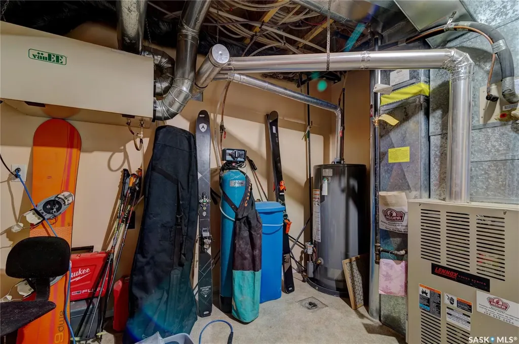 3511 Bishop Crescent E Regina SK S4Z 1A6
