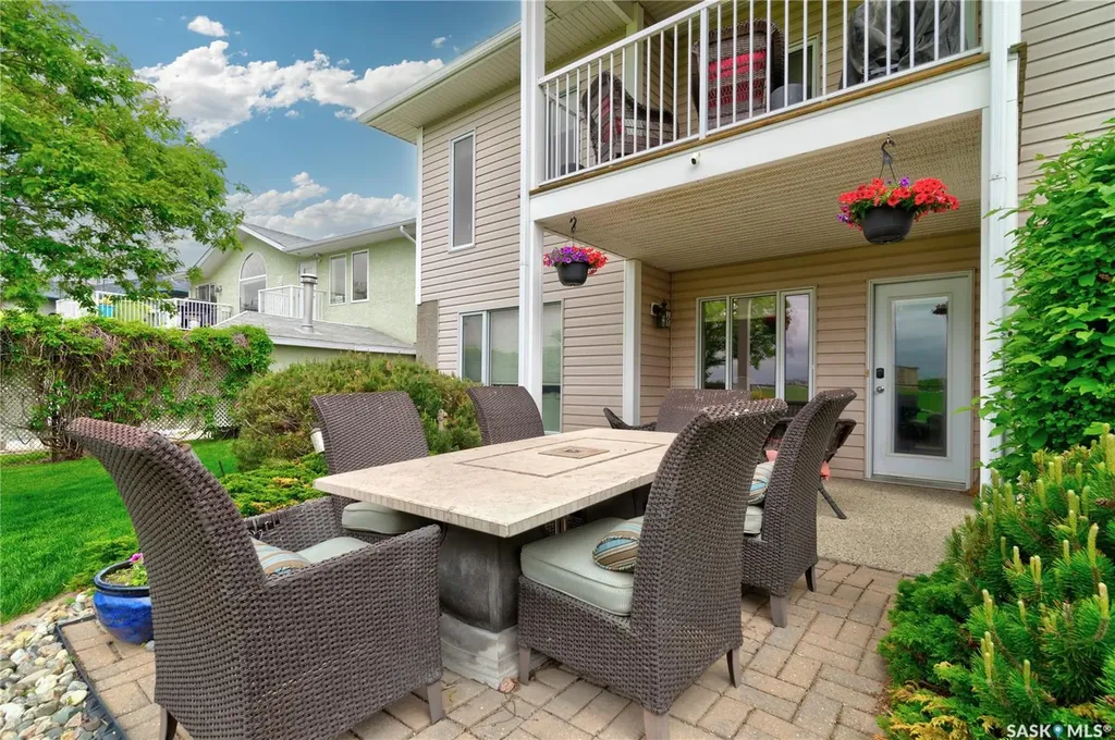 3511 Bishop Crescent E Regina SK S4Z 1A6