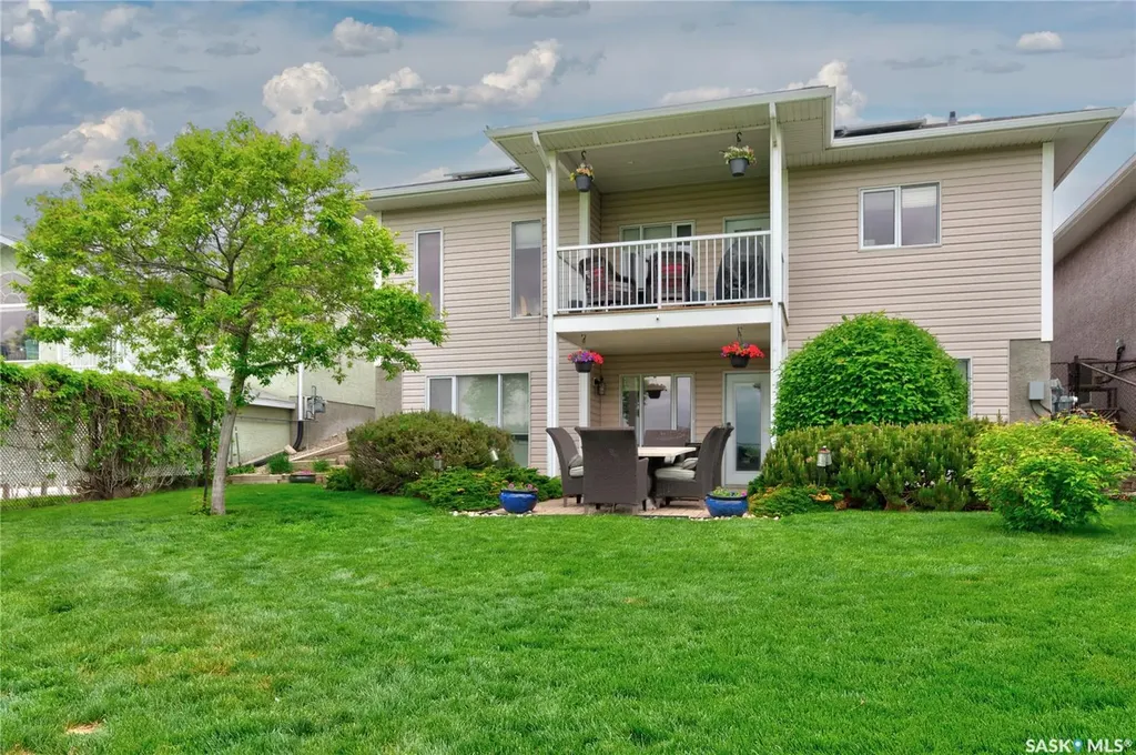 3511 Bishop Crescent E Regina SK S4Z 1A6