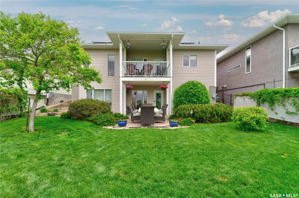 3511 Bishop Crescent E Regina SK S4Z 1A6