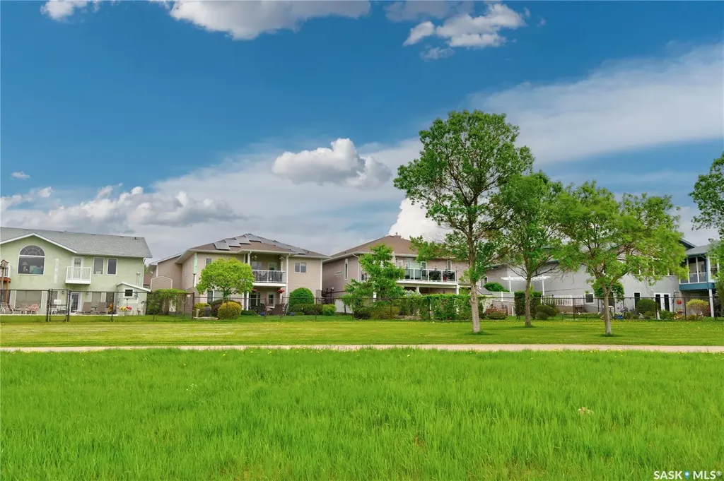 3511 Bishop Crescent E Regina SK S4Z 1A6