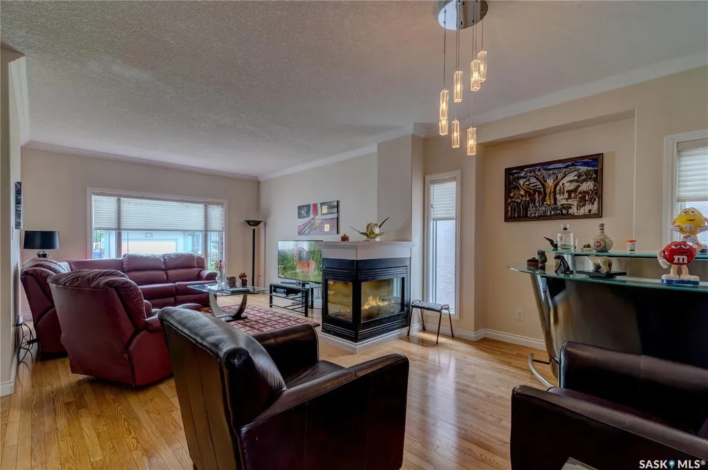 3511 Bishop Crescent E Regina SK S4Z 1A6