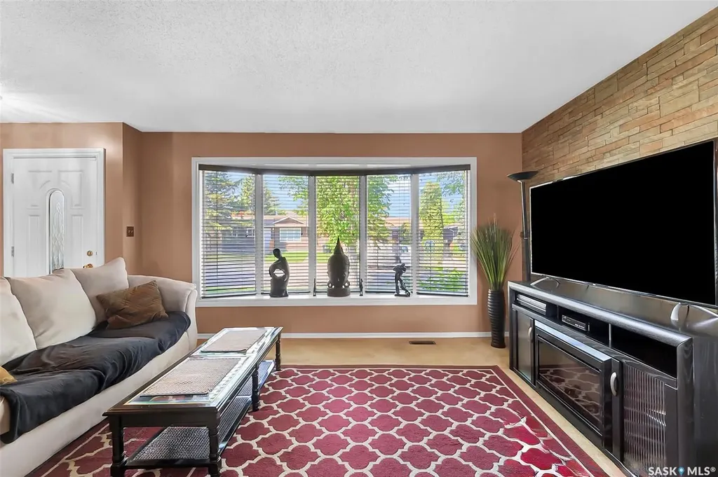 134 Devonshire Crescent Saskatoon SK S7L 5V7