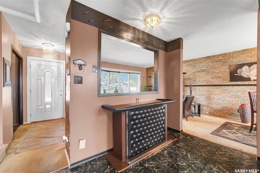 134 Devonshire Crescent Saskatoon SK S7L 5V7