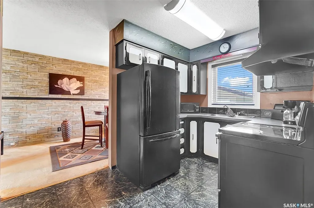 134 Devonshire Crescent Saskatoon SK S7L 5V7