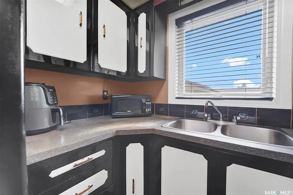 134 Devonshire Crescent Saskatoon SK S7L 5V7